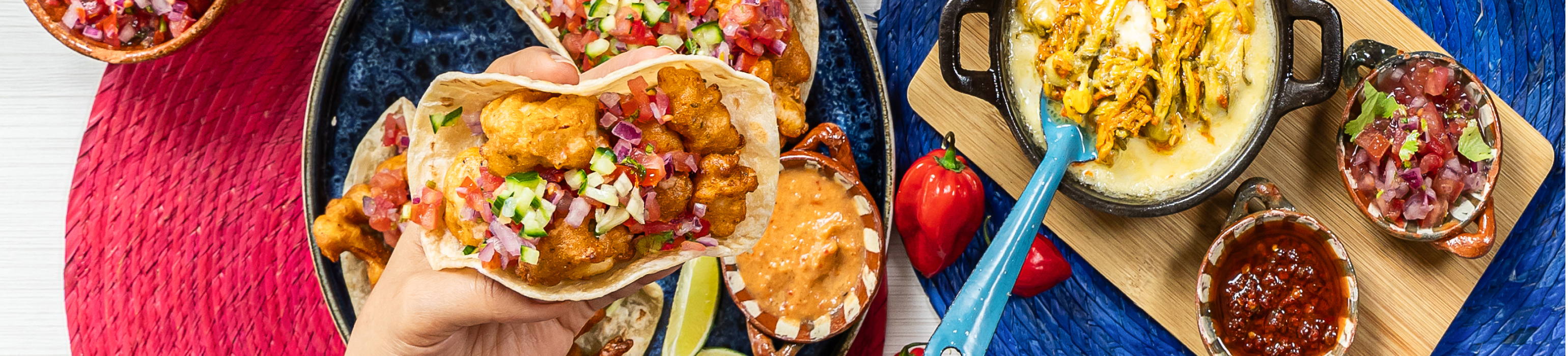 Varios tacos en un plato